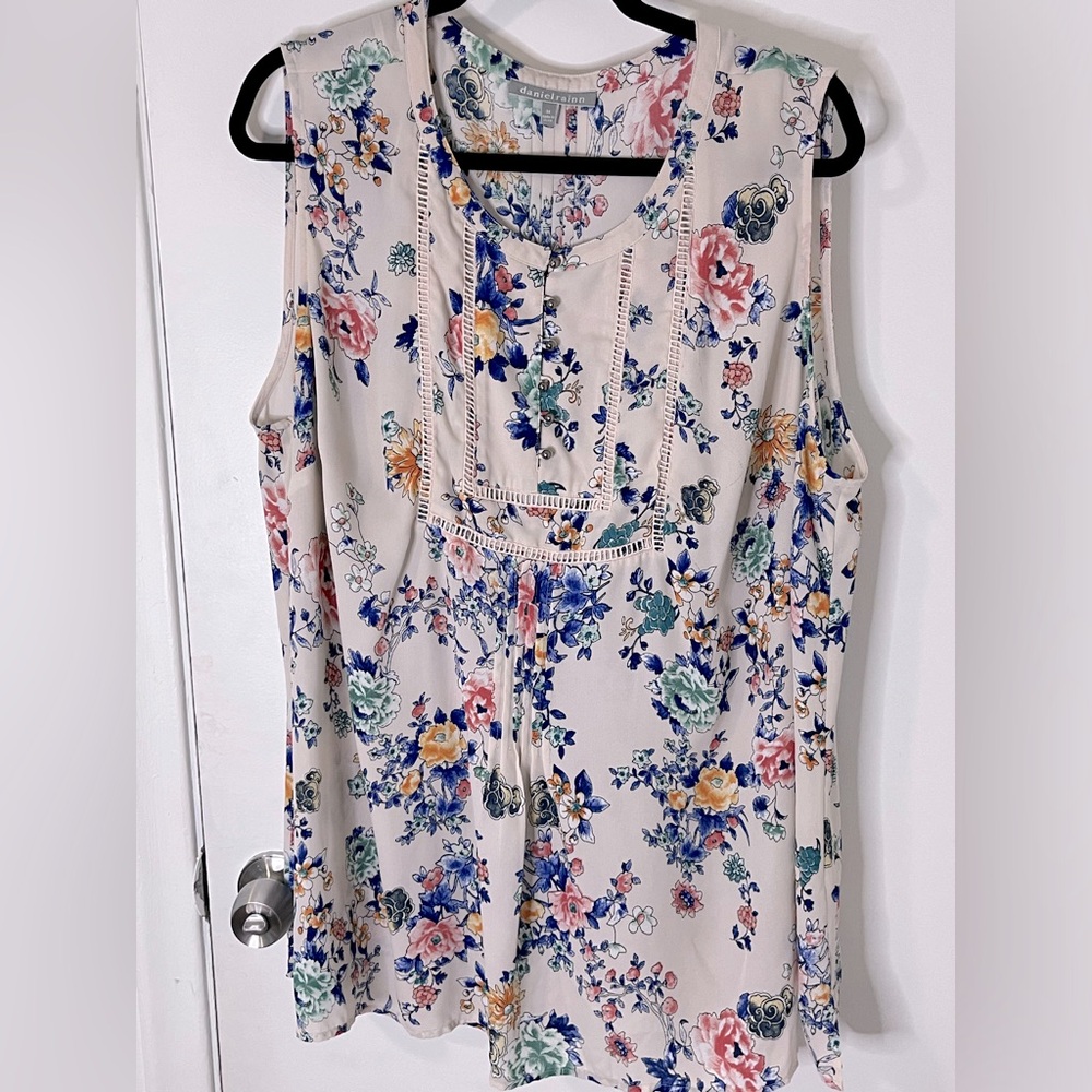 Daniel Rainn floral sleeveless top